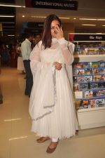 Neetu Chandra at Deswa music launch in Malad on 30th Oct 2011 (17).JPG